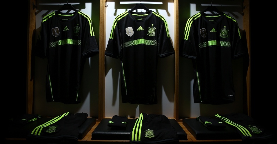 Adidas divulga uniforme alternativo da Espanha para a Copa do Mundo