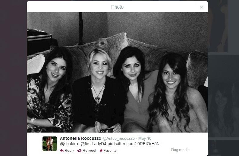 Daniella e Antonella, mulheres de Fábregas e Messi, junta a Shakira, companheira de Piqué - Reprodução/Twitter