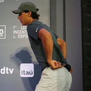 Rafael Nadal respondeu as perguntas em inglês e espanhol durante coletiva realizada no Jockey Cube - Marcelo Regua/UOL