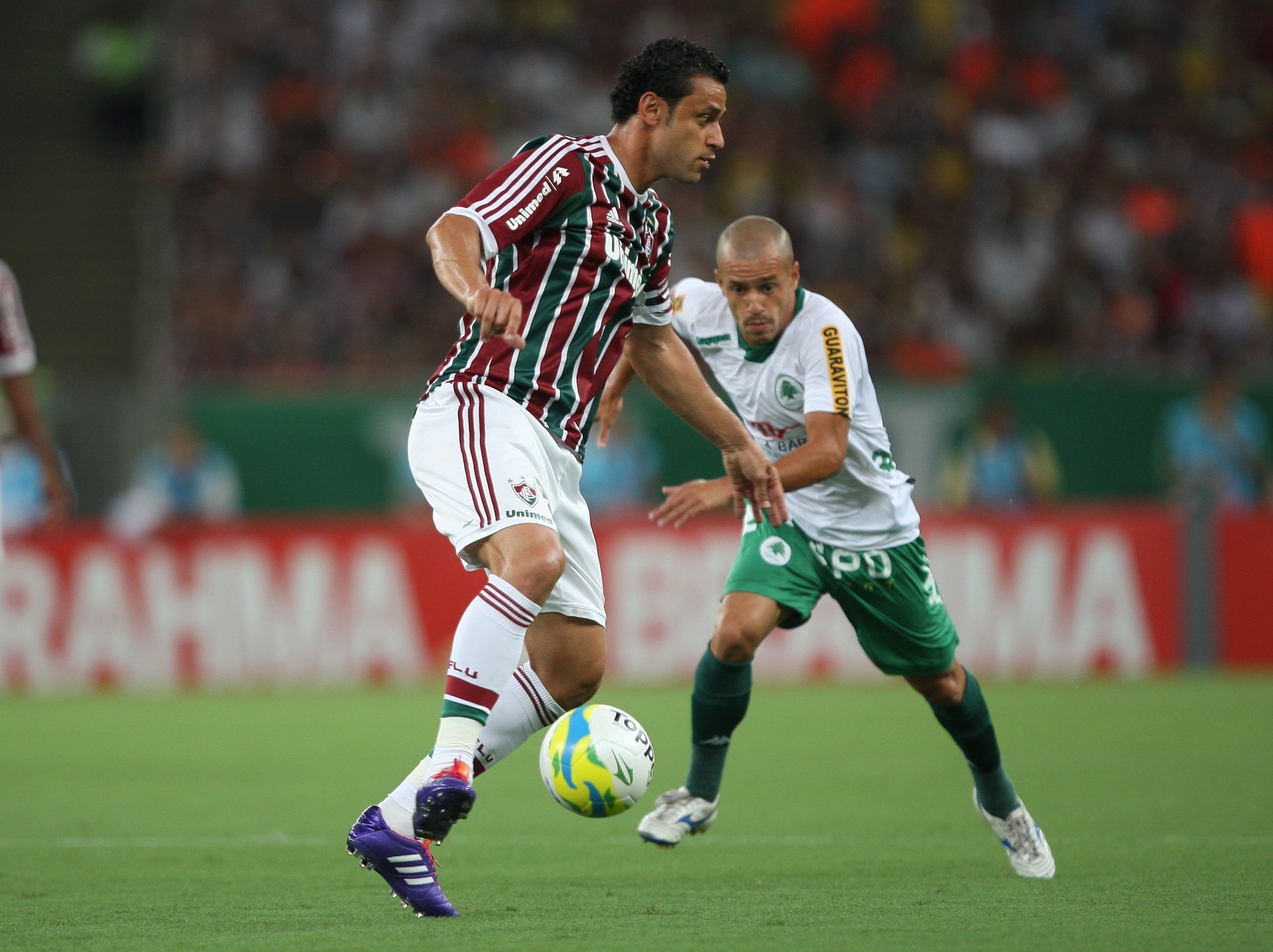 15.fev.2014 - Fred tenta domínio de bola no duelo do Flu com o Boavista pelo Carioca - Agência Photocamera