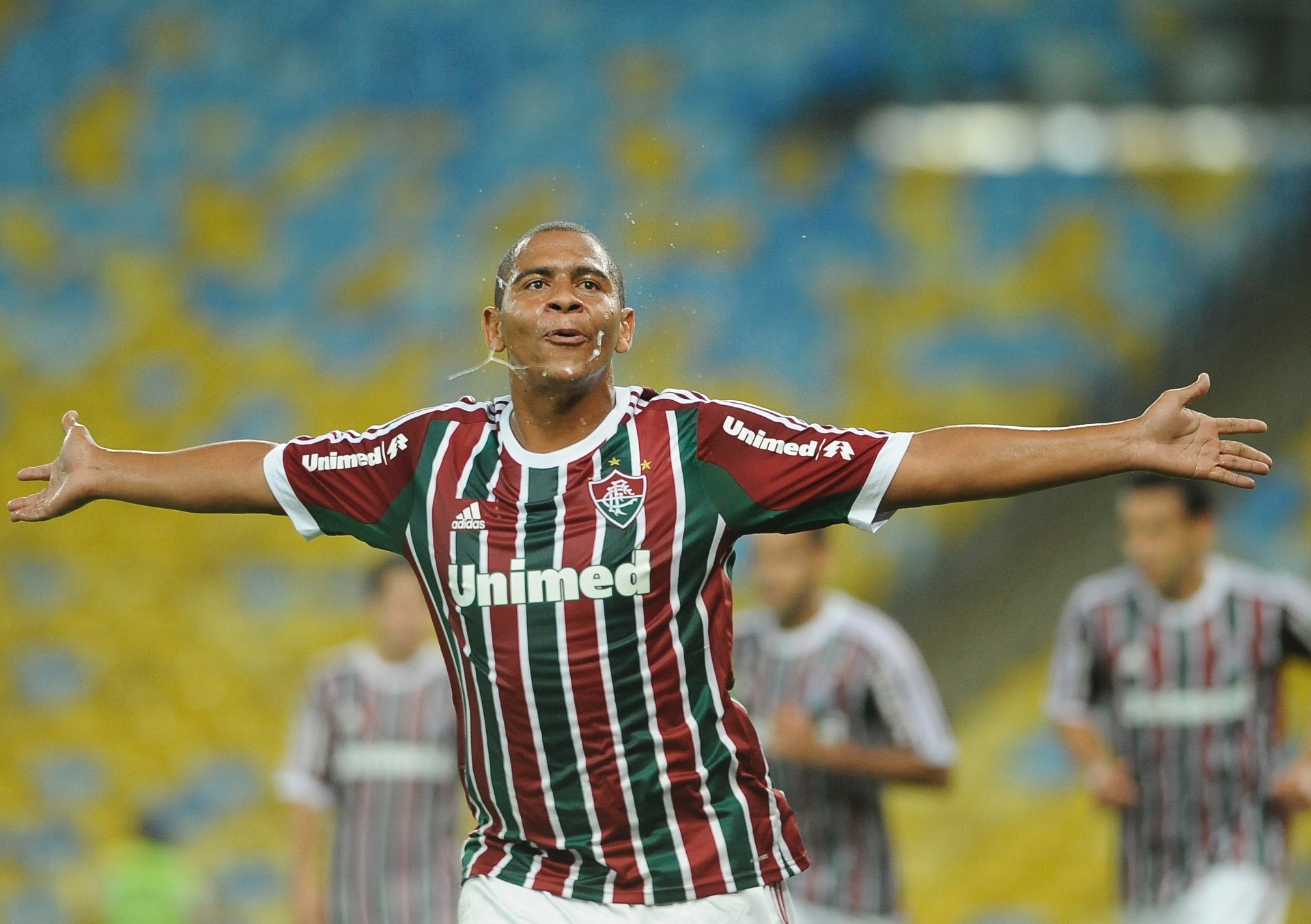 15.fev.2014 - Walter sai para comemorar após marcar seu segundo gol sobre o Boavista no triunfo do Fluminense - Agência Photocamera