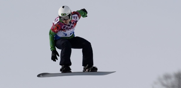 Brasileira Isabel Clark durante o Snowboard Cross nas Olimpíadas de Inverno de Sochi - AFP PHOTO / FRANCK FIFE