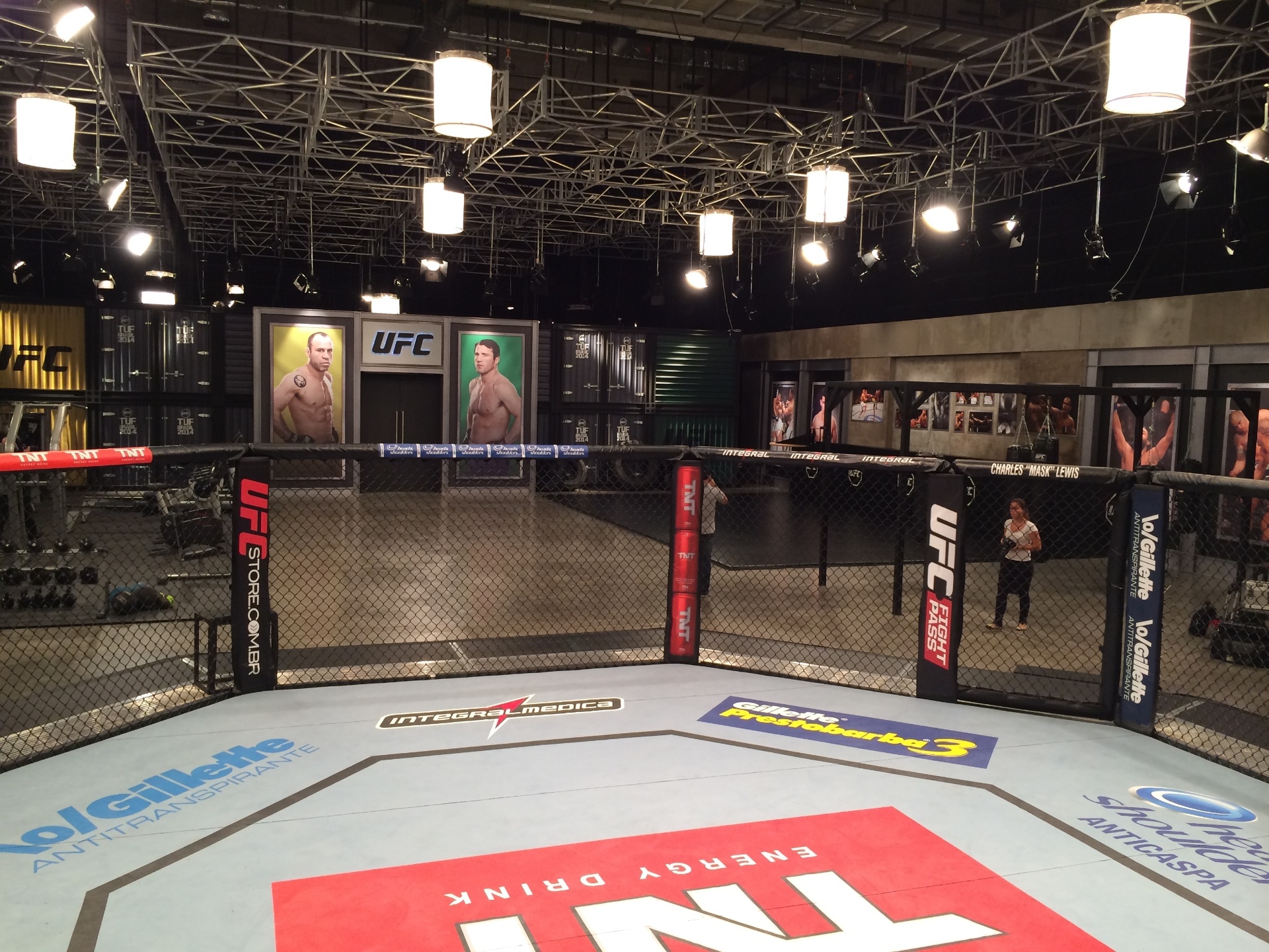 Octógono que receberá as lutas do TUF Brasil - Jorge Corrêa/UOL