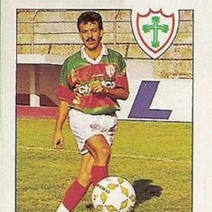 Leto - Veio ao Corinthians em 1993 em um pacotão de 4 reforços cedidos pelo o Mogi. Curioso é que Leto e Válber eram os mais badalados do quarteto. Mas quem acabou se consagrando no futebol foi Rivaldo. Já o atacante Leto foi devolvido ao Mogi. Leto também jogou no Guarani e Portuguesa - Reprodução/Álbuns Panini - Reprodução/Álbuns Panini