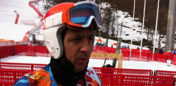 Venezuelano Pardo Andretta mostrou otimismo e bom humor após se espatifar na neve em Sochi - Bruno Freitas/UOL