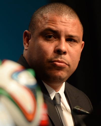 21.fev.2014 - Ex-atacante Ronaldo participa de congresso da Fifa realizado em Florianópolis