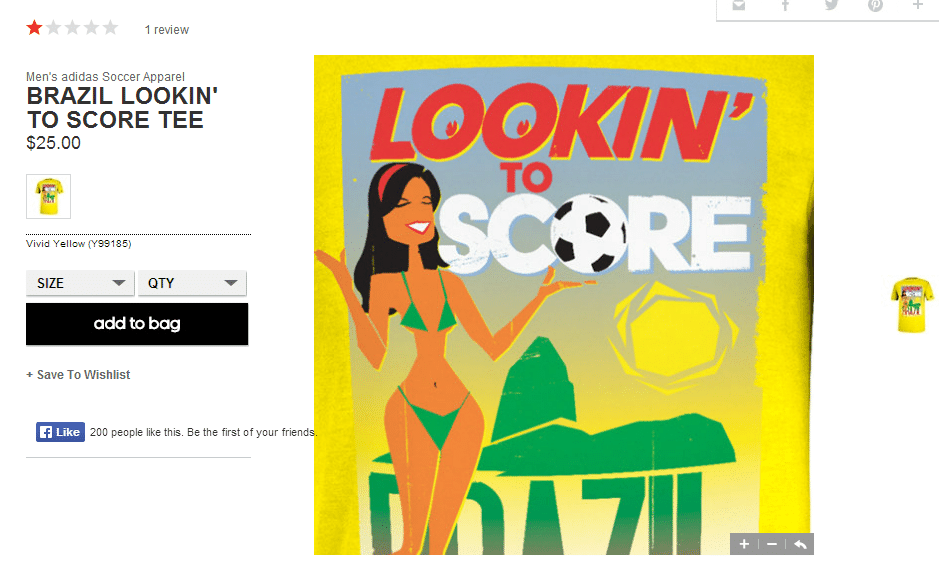 A Adidas lançou duas camisetas relacionadas à Copa no Brasil que têm gerado polêmica. Uma delas - em detalhe na imagem - mostra a frase "lookin' to score", que pode ser entendida como "buscando marcar (gols)", mas também fazendo alusão a "pegar mulheres". A conotação sexual fez a Embratur protestar contra o produto