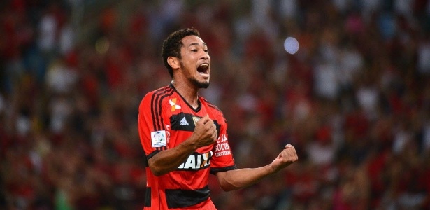 Hernane fez sucesso com camisa do Flamengo e está livre para fechar novo contrato - AFP PHOTO / CHRISTOPHE SIMON
