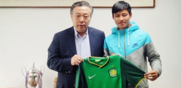 Zizao assinou contrato de três anos com o Beijing Guoan, da China - Divulgação