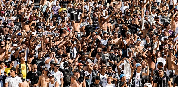 Plano de sócio-torcedor do Corinthians caiu em relação a 2013 e hoje tem cerca de 20 mil adimplentes - Eduardo Knapp/Folhapress