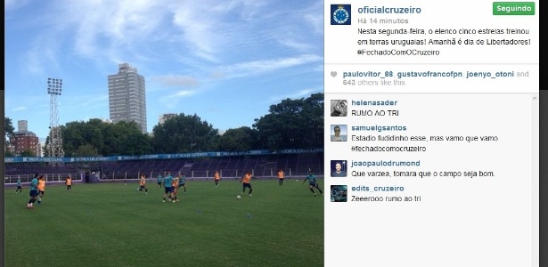 Jogadores do Cruzeiro aprovam as condições do gramado do Estádio Luiz Franzini, em Montevidéu - Reprodução/Instagram