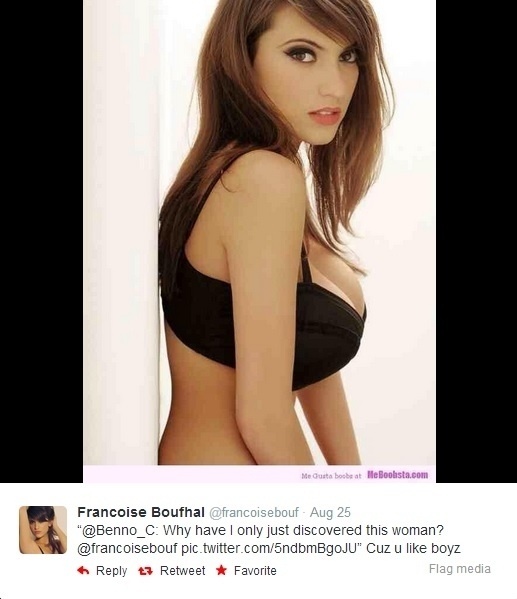 Francoise Boufhal queria ser atriz e apresentadora, mas o tamanho de seus seios virou um obstáculo nas entrevista de emprego; curiosamente, foi um zagueiro do Manchester United quem salvou sua carreira - Reprodução/Twitter