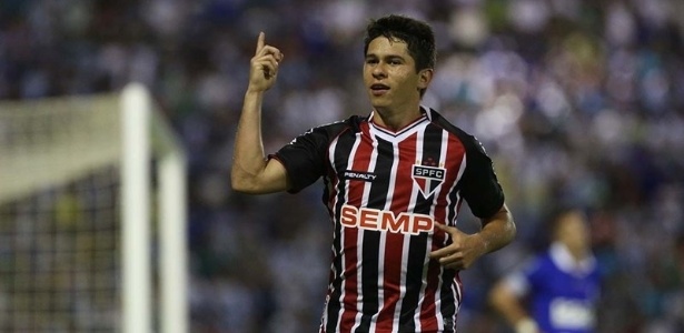 O atacante Osvaldo chegou a fazer sucesso no São Paulo, mas deixou clube em baixa - Rubens Chiri / saopaulofc.net