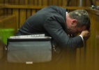 Pistorius volta a vomitar ao ver fotos de ferimentos da namorada morta