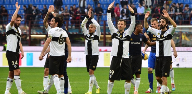 Lanterna do Italiano, endividado Parma teve jogo adiado na última rodada do torneio - AFP PHOTO / GIUSEPPE CACACE