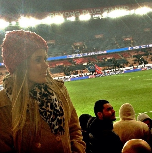 Carol visitou Marquinhos duas vezes em Paris e disse que é pé-quente quando vai ao estádio - Arquivo Pessoal