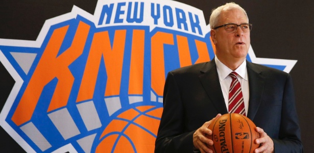18.03.14 - Phil Jackson posa durante sua apresentação como dirigente do New York Knicks - REUTERS/Shannon Stapleton