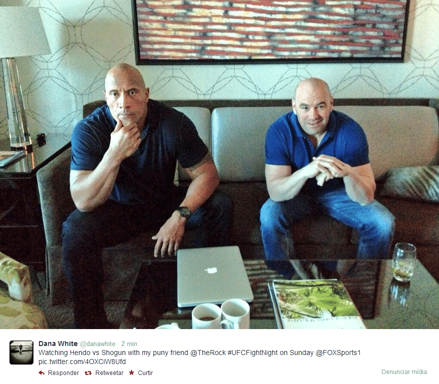 23.mar.2014 - Enquanto assiste ao UFC Natal, chefão do UFC, Dana White, publica foto ao lado do ator Dwayne Johnson, mais conhecido como The Rock. 