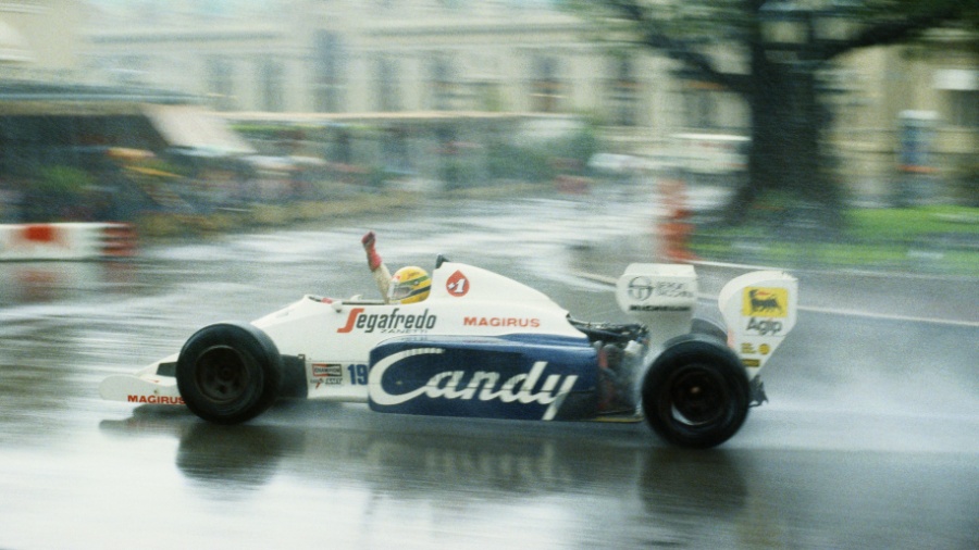 Ayrton Senna em ação durante o Grande Prêmio de Mônaco de 1984 - Mike Powell/Getty Images