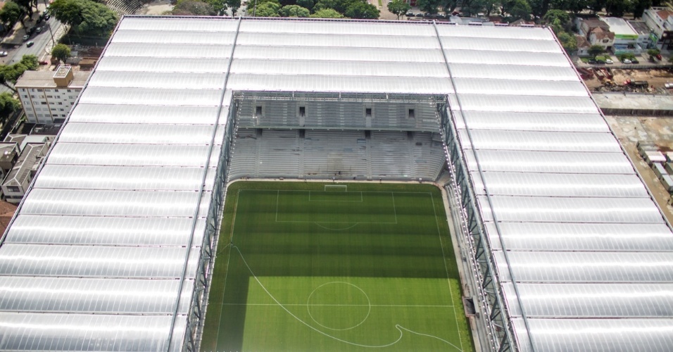 20.mar.2014 - Vista aérea da Arena da Baixada, em Curitiba