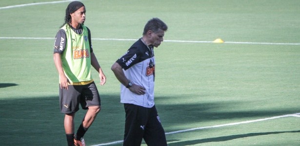 Último trabalho de Paulo Autuori no Brasil foi no Atlético-MG de Ronaldinho - Bruno Cantini/site oficial do Atlético-MG