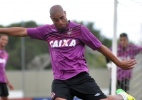Adriano volta aos treinos e pode atuar em jogo-teste da Arena da Baixada - Gustavo Oliveira/Site Oficial