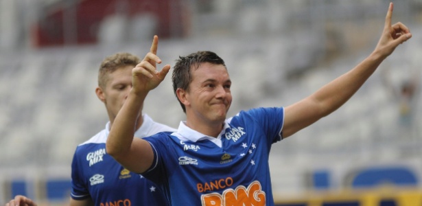 Dagoberto comemora gol do Cruzeiro na partida com o Boa Esporte, no Mineirão - Gualter Naves/Light Press