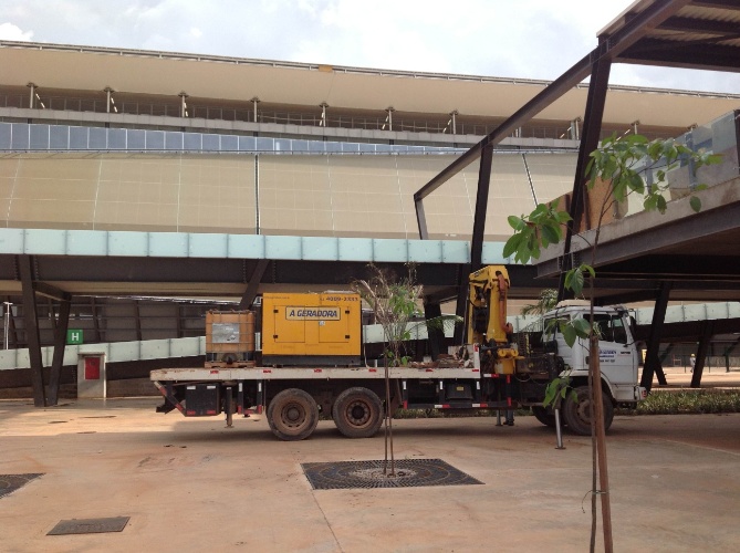 Arena Pantanal foi inaugurada com o jogo entre Mixto e Santos, mas o entorno do estádio em Cuiabá ainda passa por obras