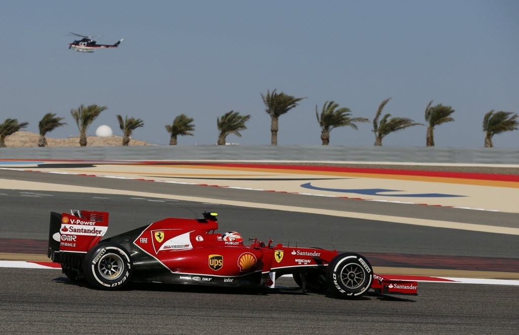 05.abr.2014 - Kimi Raikkonen, da Ferrari, terminou o terceiro treino livre na décima posição - STEVE CRISP/Reuters