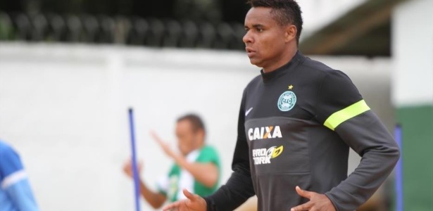 Jajá foi contratado em fevereiro, mas chegou depois das inscrições para o Paranaense - Divulgação/Coritiba