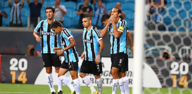 Barcos, centroavante do Grêmio, se diz envergonhado com derrota em clássico Gre-Nal - LUCAS UEBEL/GREMIO FBPA