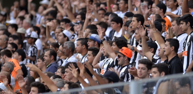 Sócios terá desconto no preço da entrada para o jogo com o Atlético-PR no domingo - AFP PHOTO / Douglas MAGNO