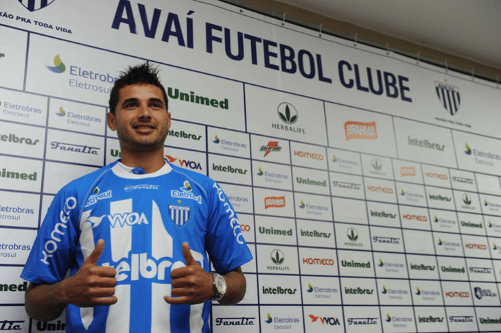12.abr.2014 - Maurício jogou pelo Avaí em 2011, cedido por empréstimo pelo Villarreal