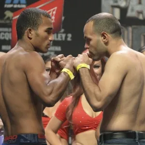 Esquiva Falcão encara Publio Pena - undefined