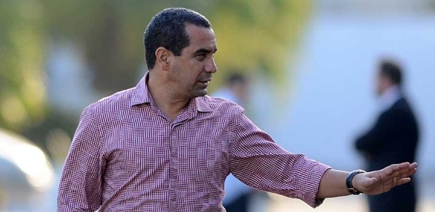 Zinho é o responsável por intermediar negociações entre elenco e diretoria - Ivan Storti/Divulgação Santos FC
