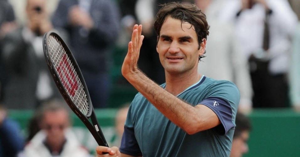 18.abr.2014 - Roger Federer comemora após vencer Tsonga e se classificar para as semifinais do Masters 1000 de Monte Carlo