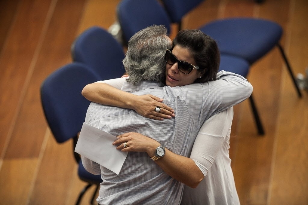 20.abr.2014 - Familiares e amigos vão à câmara municipal de Campinas para prestar as últimas homenagens ao jornalista Luciano do Valle - Rodrigo Capote/UOL