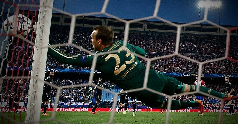 Detalhes: Schwarzer, do Chelsea - REUTERS/Sergio Perez