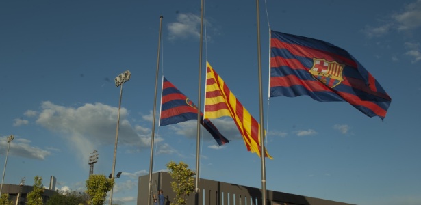 Barcelona coloca bandeira a meio mastro após morte de Tito Vilanova - João Henrique Marques/UOL - João Henrique Marques/UOL
