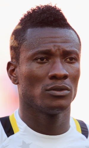 02.fev.2013 - Asamoah Gyan, de Gana, fica perfilado antes do jogo contra Cabo Verde pela Copa Africana de Nações