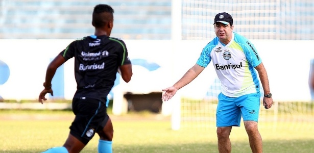 Técnico Enderson Moreira estava no Grêmio até o mês passado - Lucas Uebel/Divulgação/Grêmio FBPA
