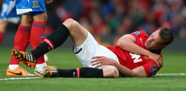 06.05.14 - Inglês Phil Jones machuca o ombro na vitória do Manchester United sobre o Hull City e pode perder a Copa do Mundo - Getty Images - Getty Images
