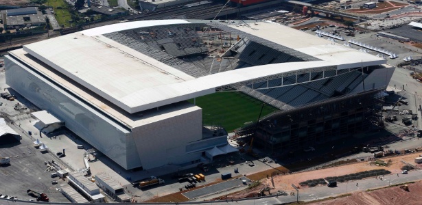 Itaquerão foi um dos estádios construídos para a Copa de 2014 - Paulo Whitaker/Reuters
