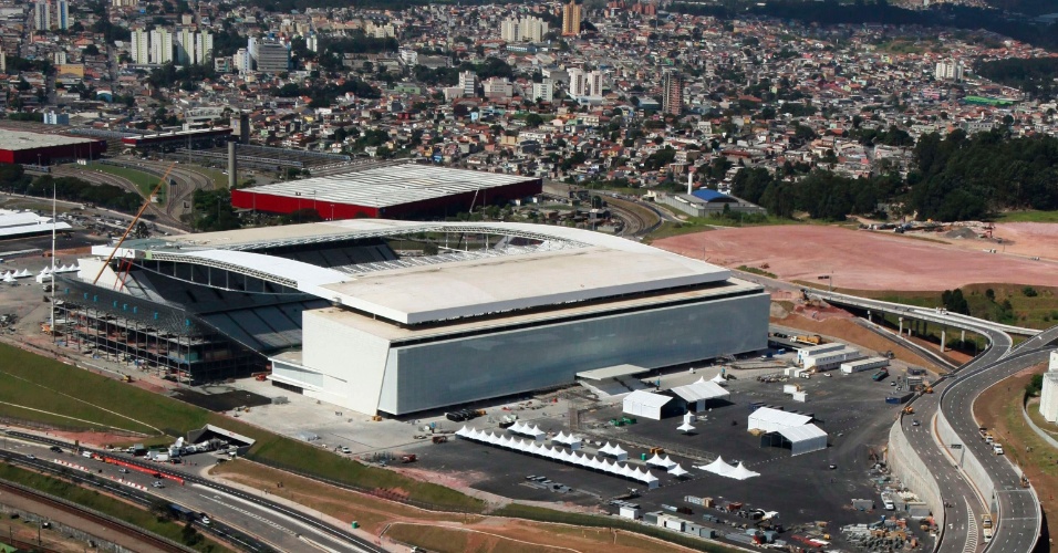 08.05.14 - Vista aérea do Itaquerão nesta quinta-feira, data da visita de Dilma Rousseff ao estádio