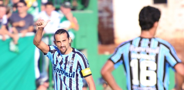 Barcos marcou duas vezes na vitória do Grêmio contra a Chapecoense por 2 a 1, no domingo - Marcio Cunha/Getty Images