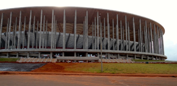 Obras no entorno do Mané Garrincha também teriam sido alvo de esquemas - Aiuri Rebello/UOL