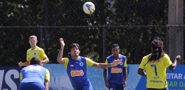 Jogadores do Cruzeiro treinam e Marcelo Oliveira vai definir os que estiverem em melhor situação física - Washington Alves/Light Press
