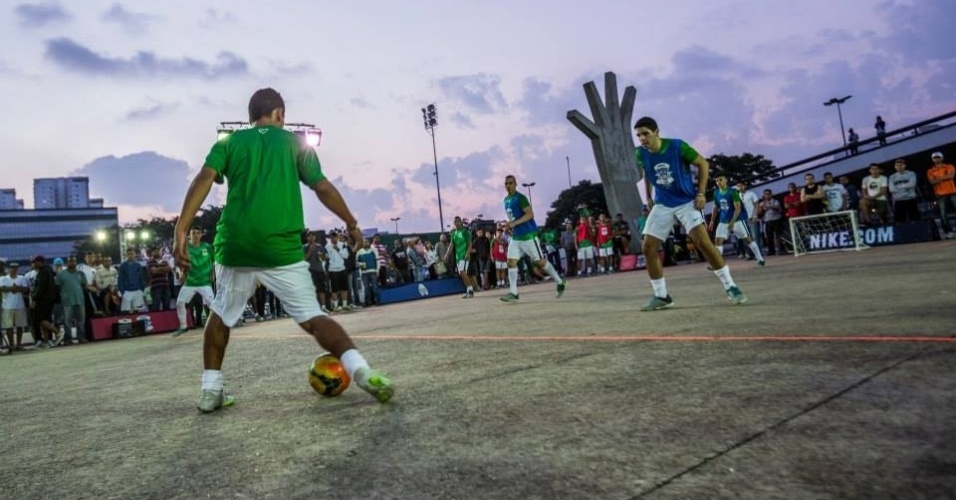 Batalha das quadras, campeonato de futebol de rua criado pela Nike