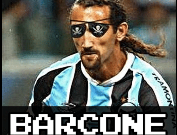 Torcida do Grêmio chama Barcos de "Barcone" em campanha para saída do centroavante do clube - Reprodução/Twitter