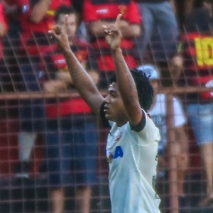 25.mai.2014 - Romarinho comemora um de seus dois gols na vitória do Corinthians sobre o Sport pelo Brasileiro - CARLOS EZEQUIEL VANNONI/Agência JCM/FOTOARENA/ESTADÃO CONTEÚDO